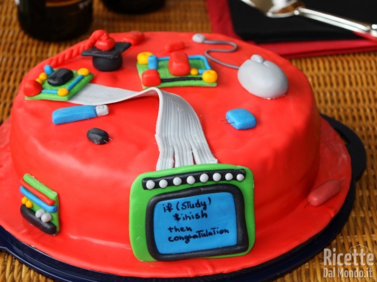 Torta Di Laurea In Ingegneria Con Pasta Di Zucchero