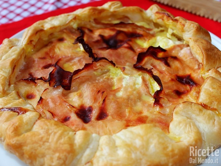 Come fare la torta rustica prosciutto cotto e brie