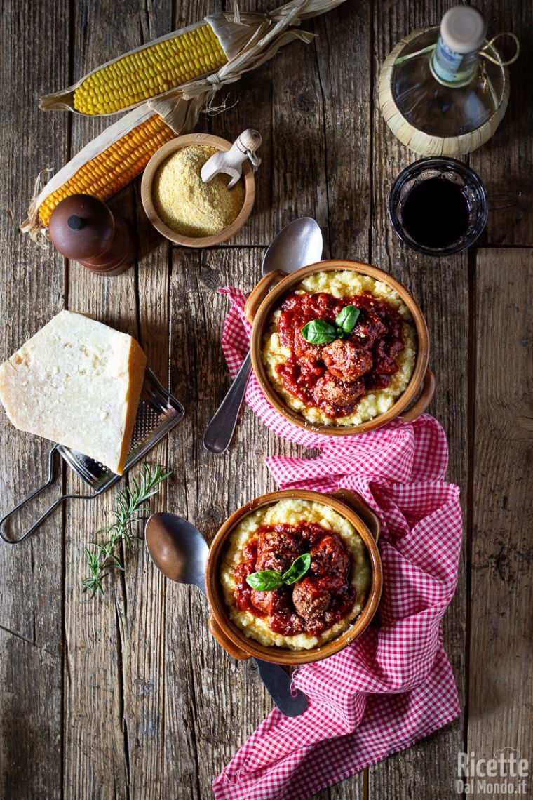 Ricetta tegamini di polenta al ragù di salsiccia