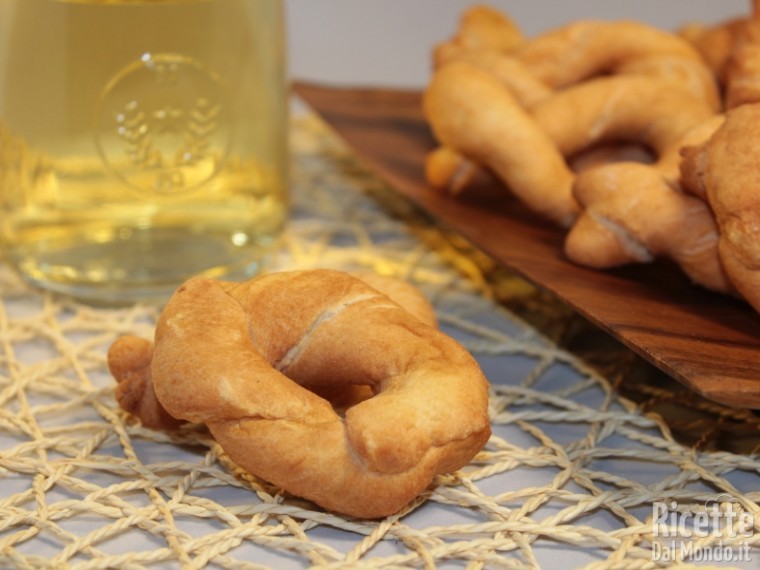Ricetta torcetti dolci al vino bianco