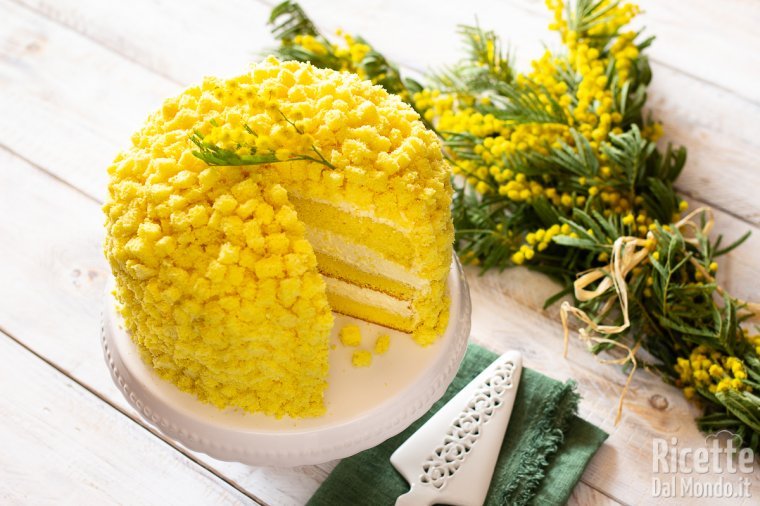 Ricetta Torta mimosa. La ricetta semplice del dolce simbolo della festa della donna