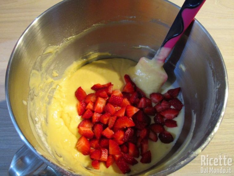 Torta di fragole in padella 7
