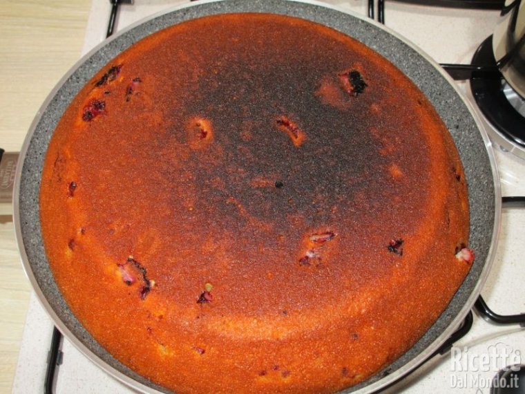 Torta di fragole in padella 11