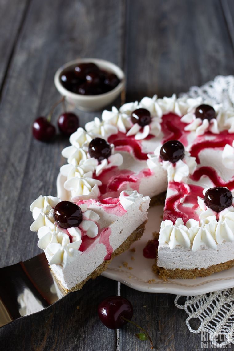 Come fare la torta fredda Coppa Rica all'amarena