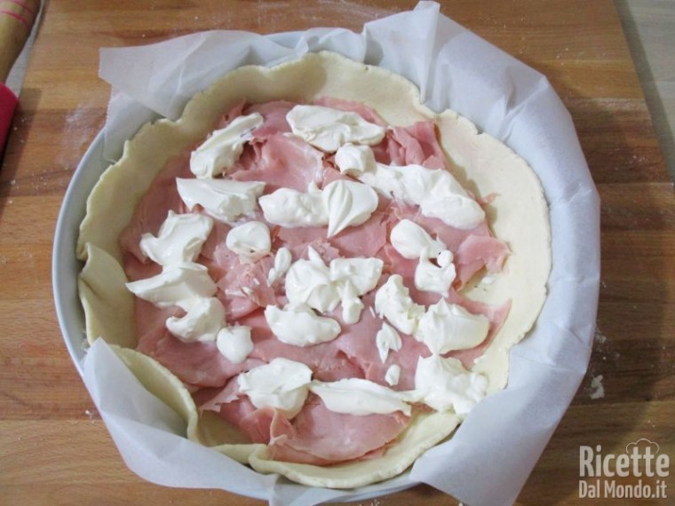 Torta salata di ricotta farcita 6
