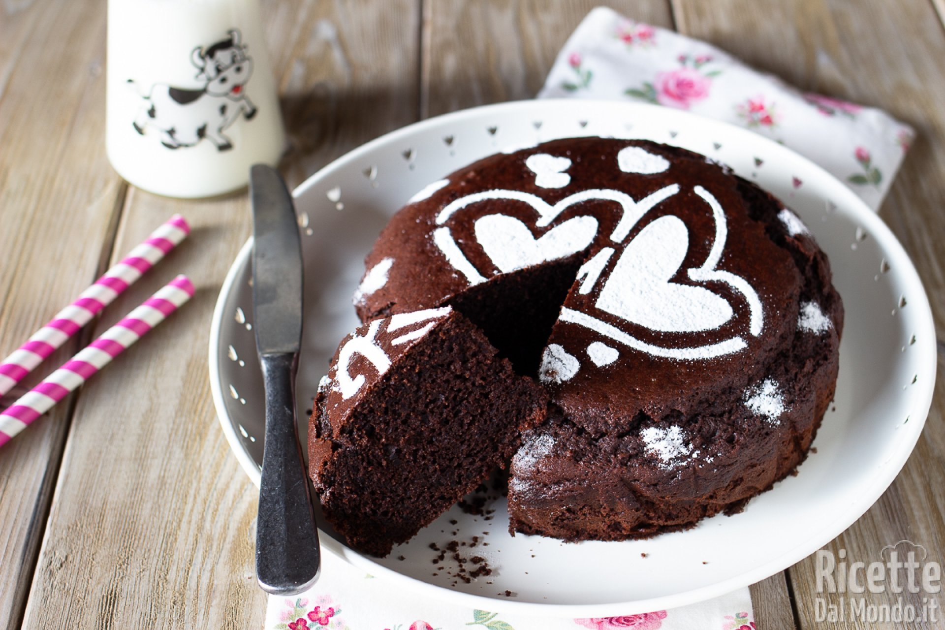 Torta al cioccolato (in 5 minuti), ricetta soffice e cremosa