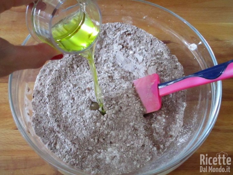 Torta al cioccolato senza lattosio e uova 4