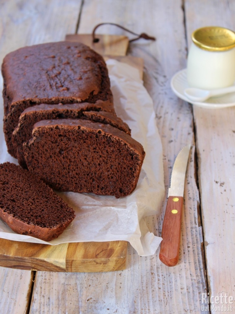Come fare la torta al cioccolato senza lattosio e uova
