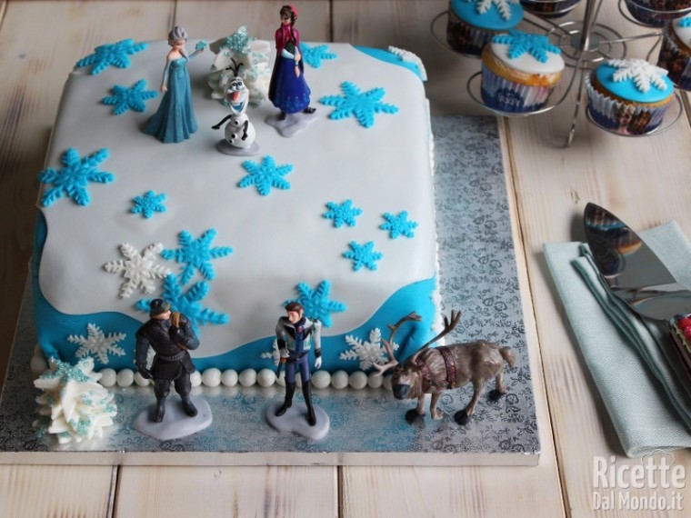 Torta di Frozen in pasta di zucchero