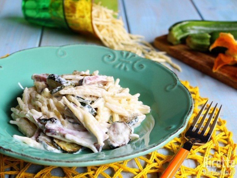 Come fare le trofie con zucchine e speck