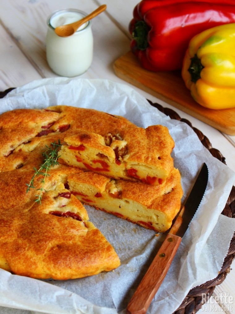 Torta salata di peperoni e yogurt facile