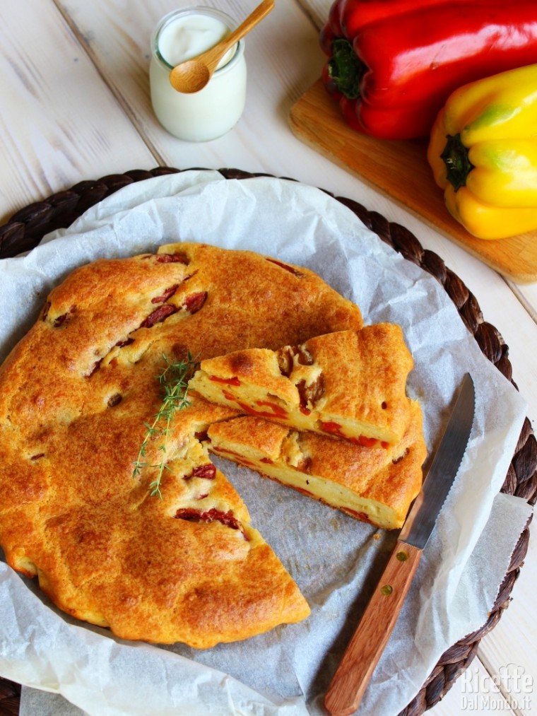 Come fare la Torta salata di peperoni e yogurt