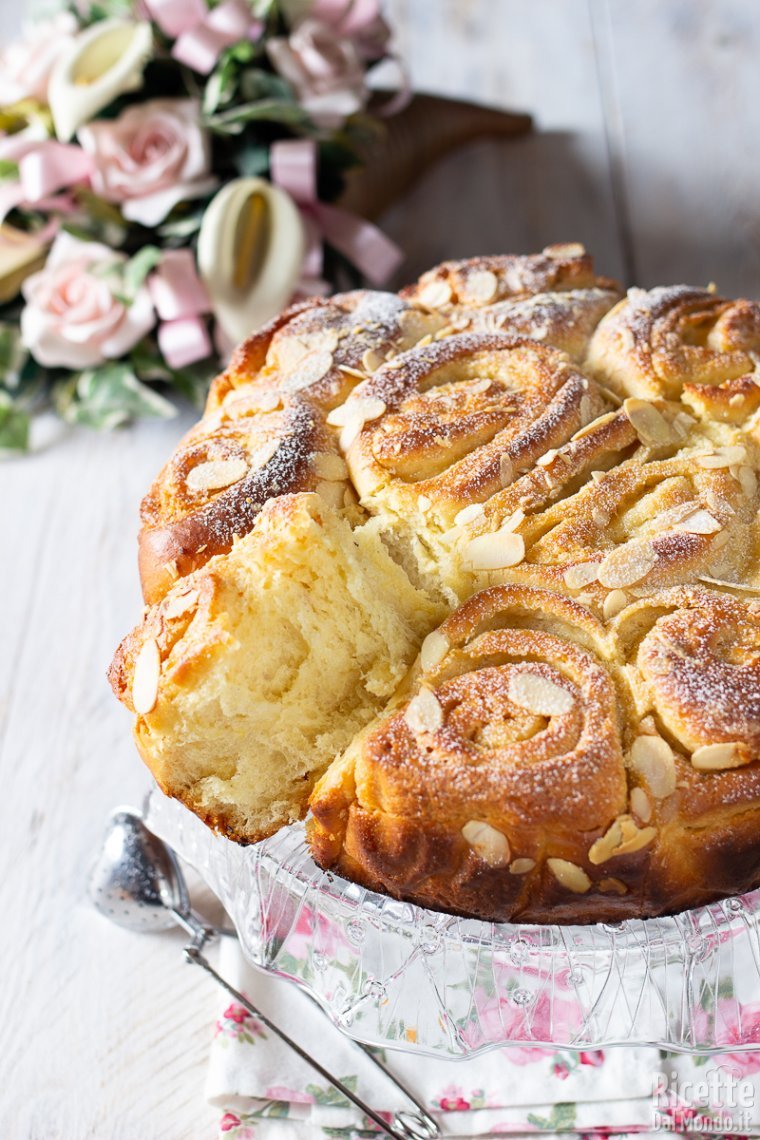 Come fare la torta delle rose di brioche