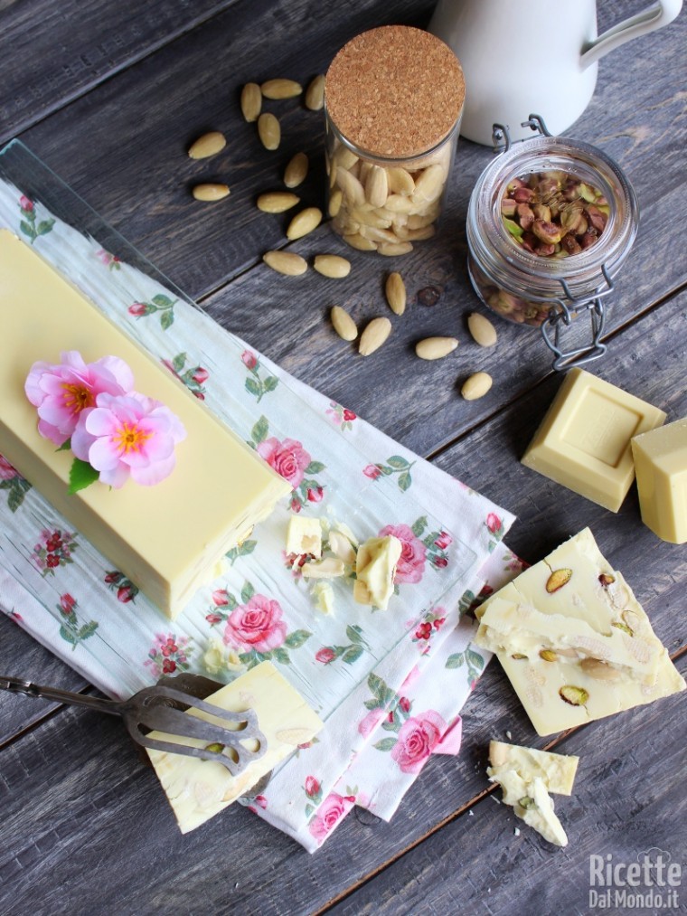 Come fare il Torrone al cioccolato bianco
