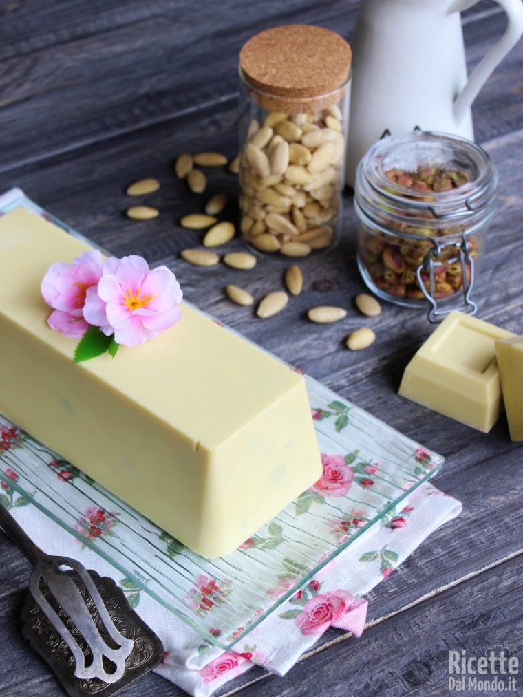 Torrone al cioccolato bianco RicetteDalMondo