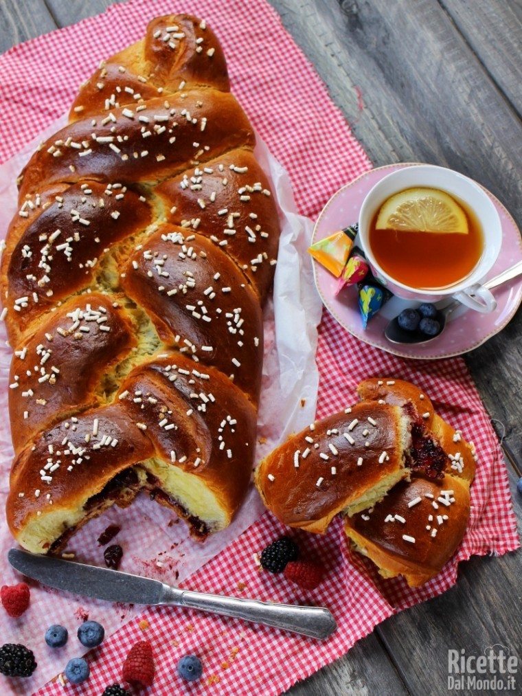 Ricetta Treccia ai frutti di bosco