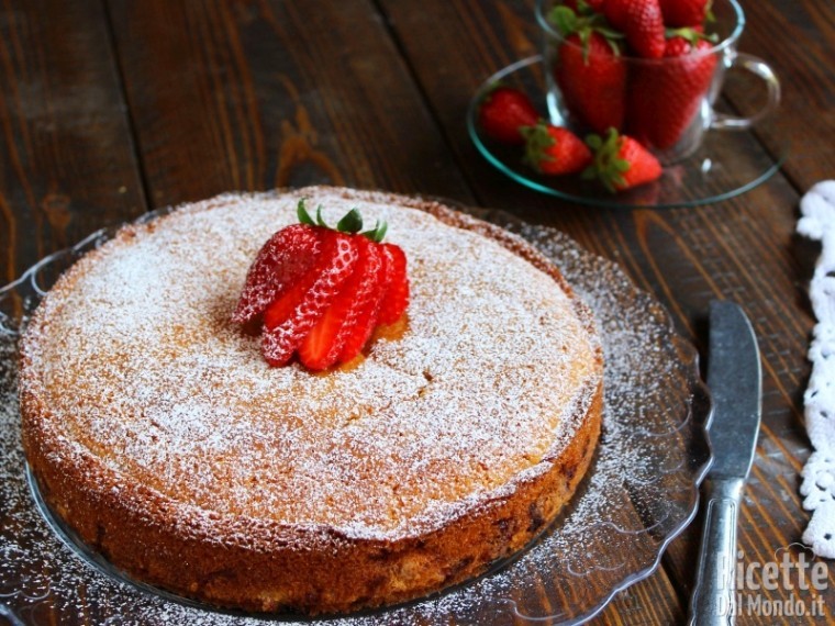 Semplice torta di fragole soffice