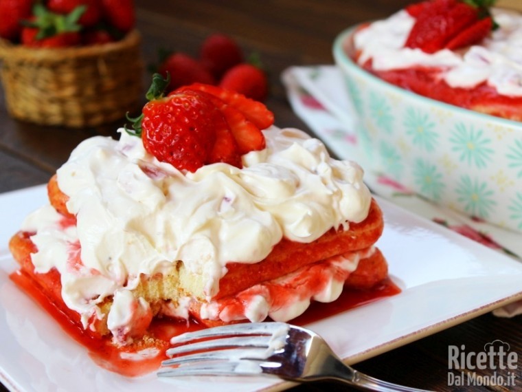 tiramisù alle fragole fresco