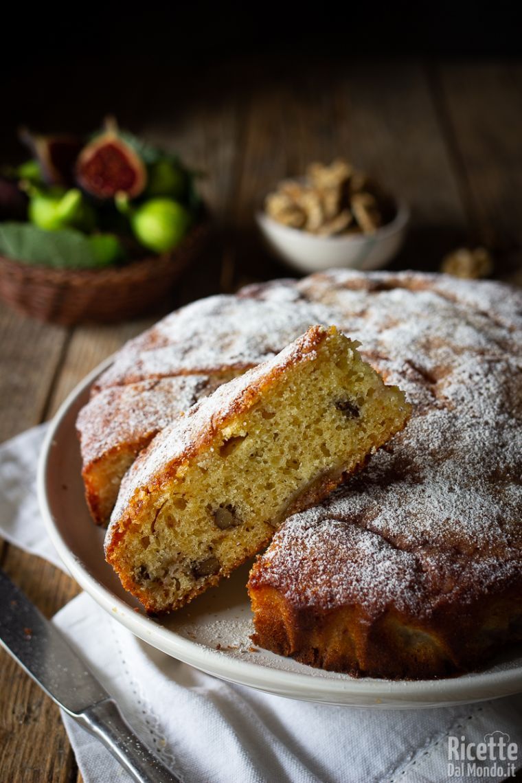Soffice torta di fichi e yogurt della nonna