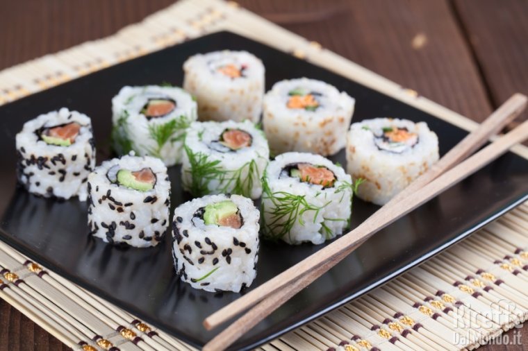 Tipi di sushi: uramaki o california roll