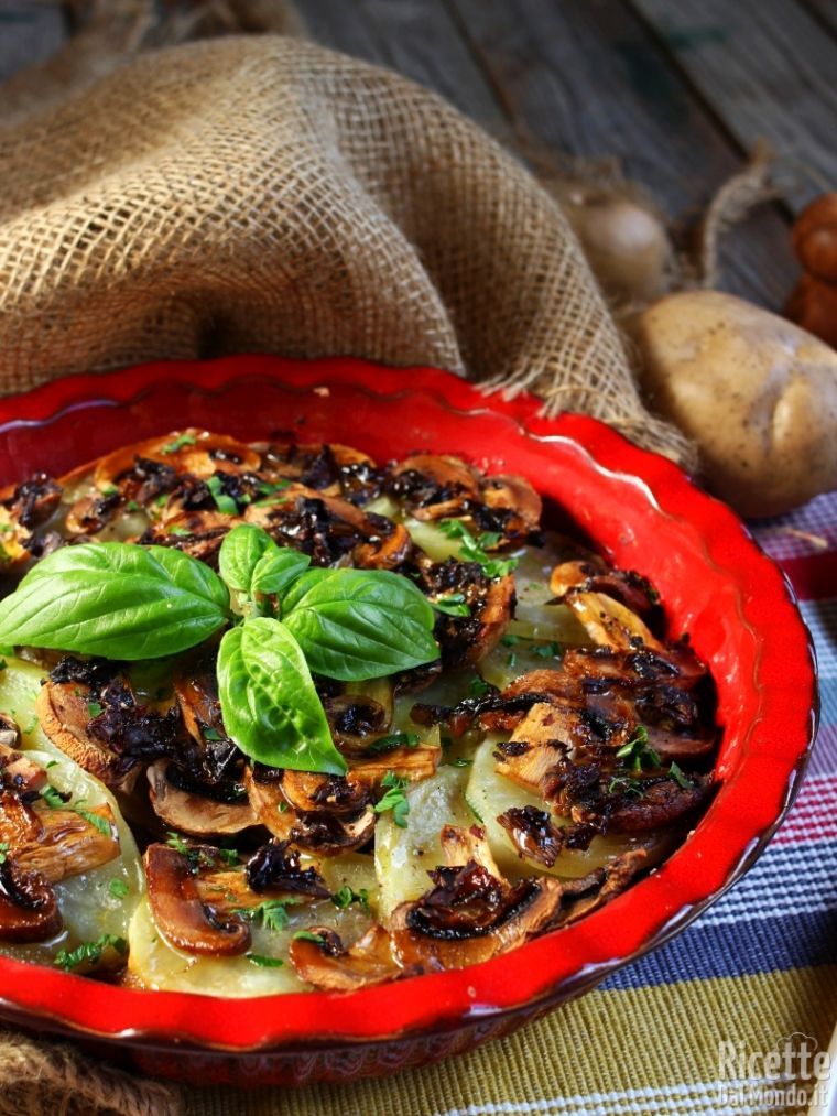 Come fare un semplice tortino di funghi e patate