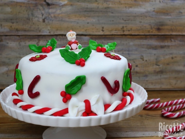 Torte Di Natale Decorate.Torta Di Natale In Pasta Di Zucchero Ricettedalmondo