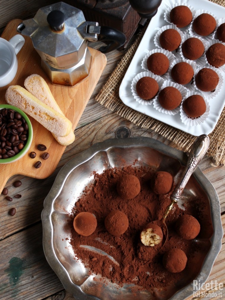 Come fare i tartufi con crema al tiramisù