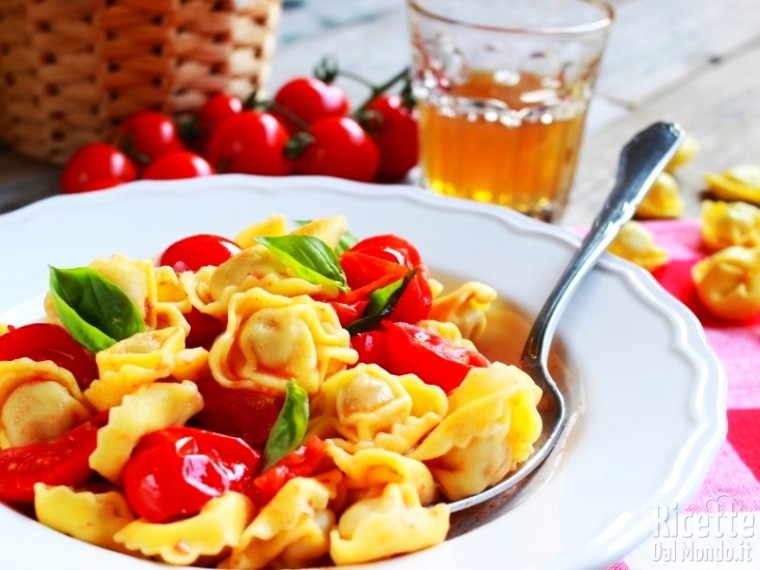 Ricetta tortellini al pomodoro
