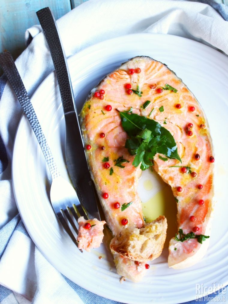 Come fare il salmone in padella morbidissimo