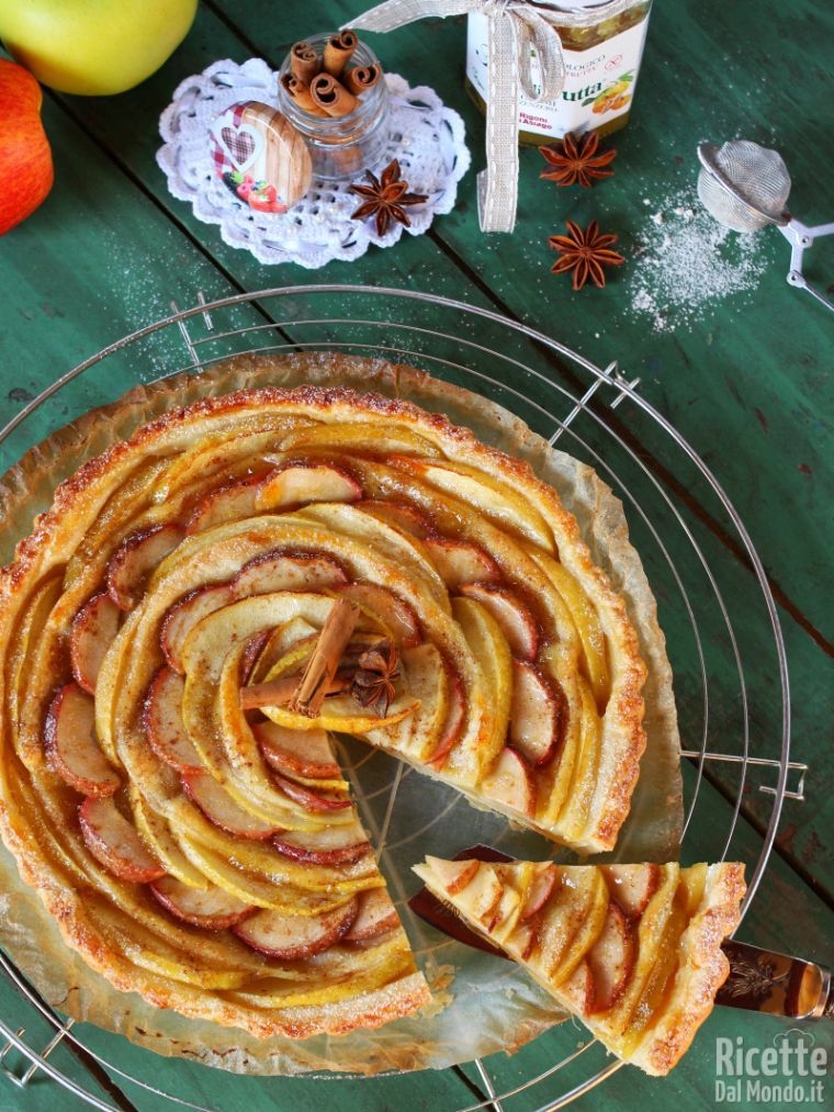 Torta sfogliata di mele