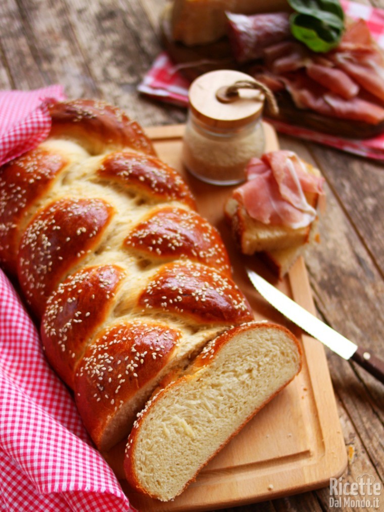 Ricetta treccia al parmigiano sofficissima