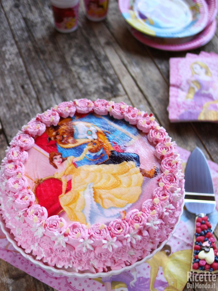 Torta Di Compleanno Con Crema Alle Fragoline Di Bosco Marianna Pasca