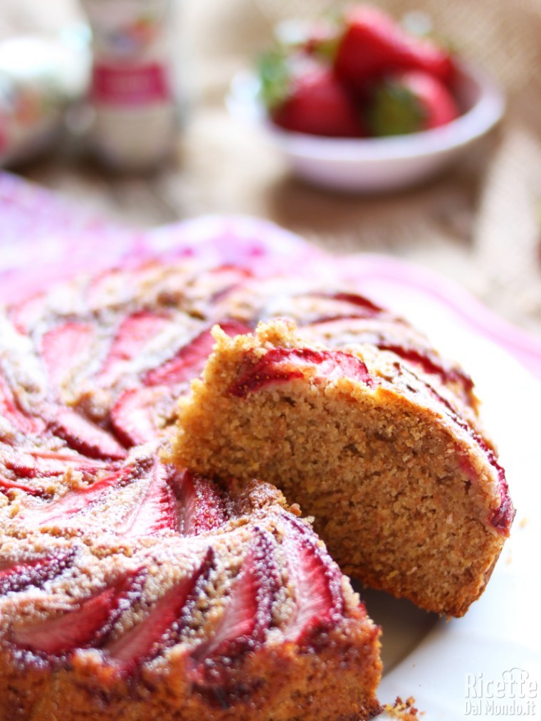 Semplice torta di fragole vegana