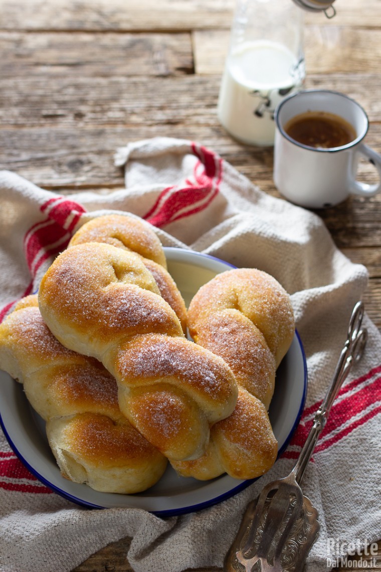 Ricetta treccine siciliane morbide