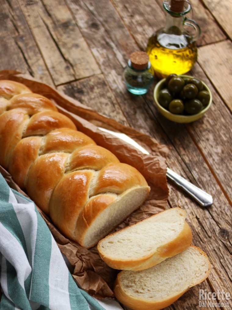Ricetta treccia di pane all'olio d'oliva