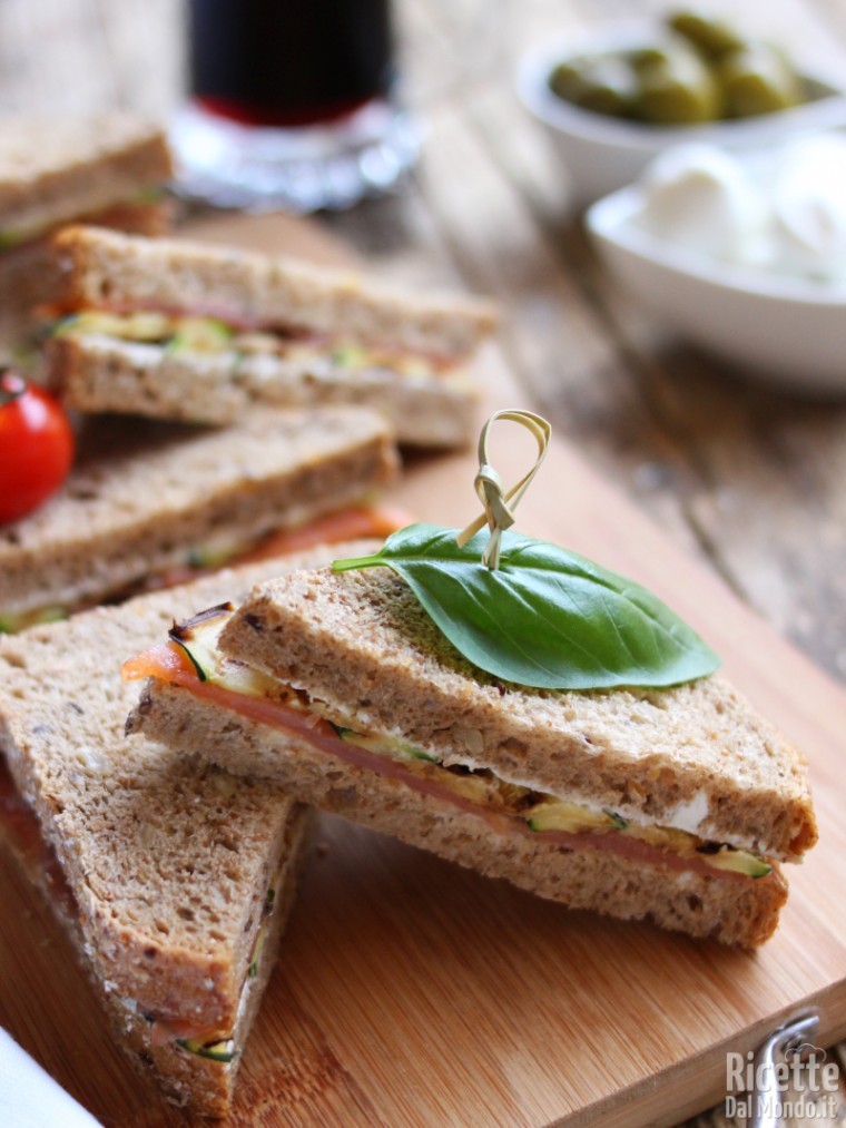 Come fare i tramezzini di pane ai cereali