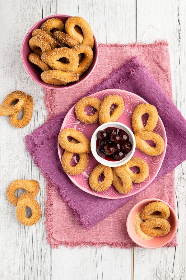 Ricetta tarallini dolci all'amarena