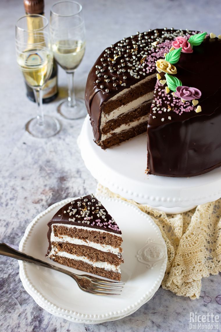 Torta alla nocciola con crema al mascarpone