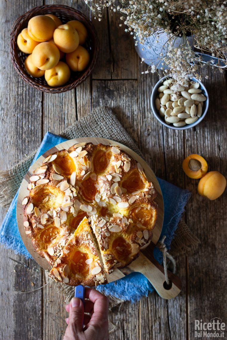 Come fare la torta di albicocche e mandorle