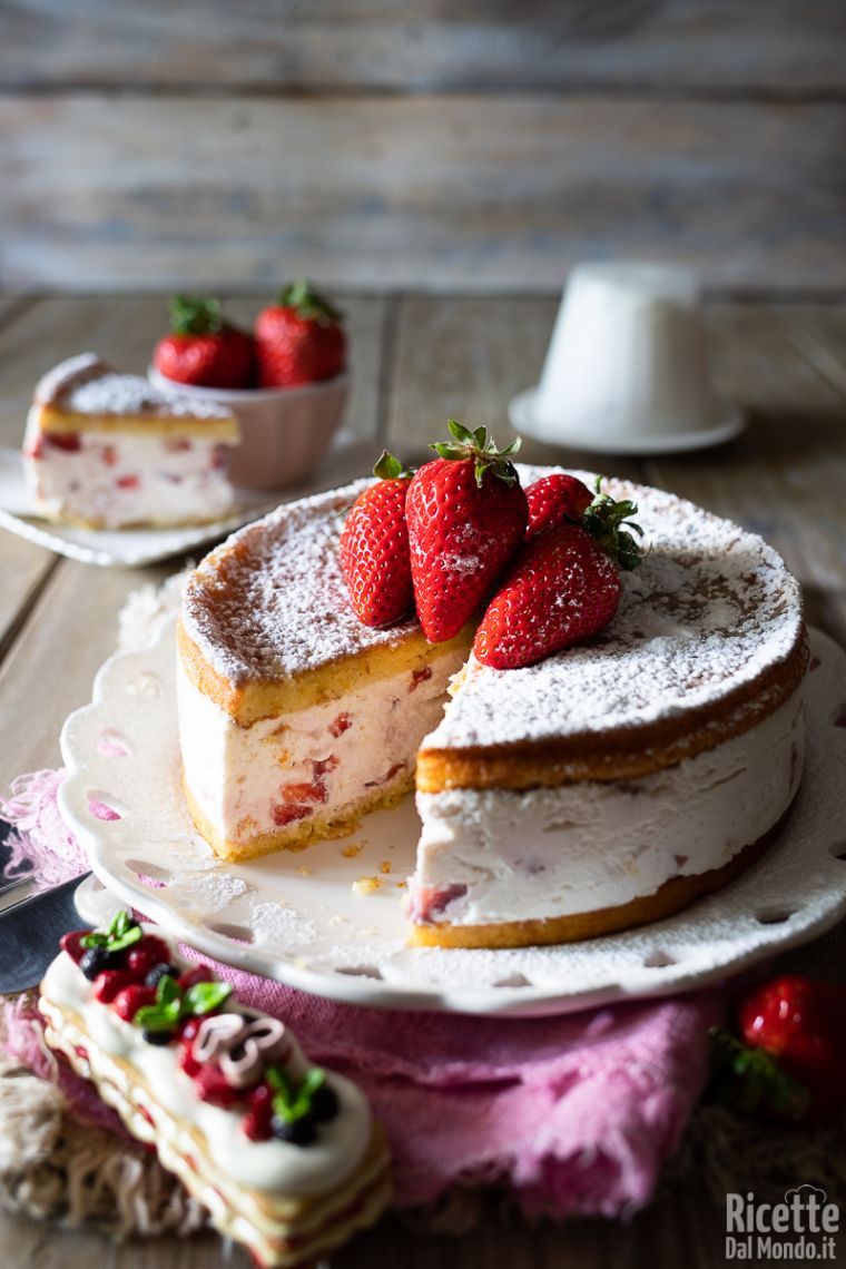 Come fare la torta fredda di ricotta e fragole