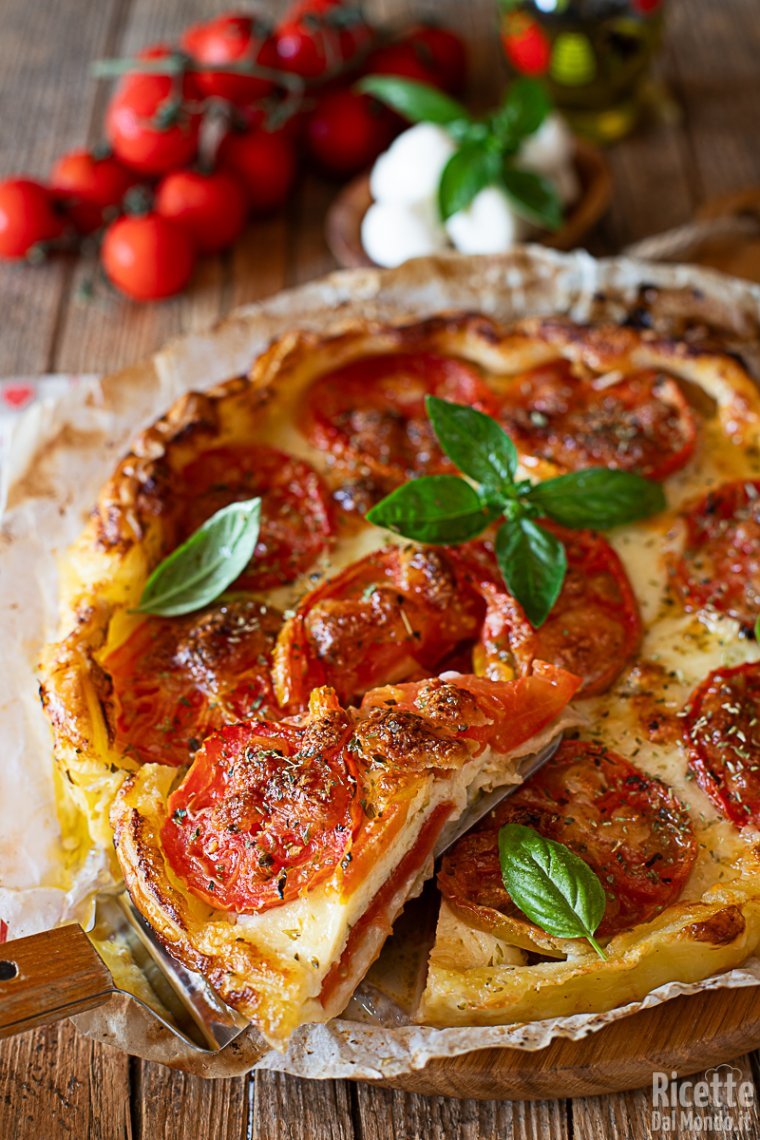 Ricetta torta salata pomodoro e mozzarella
