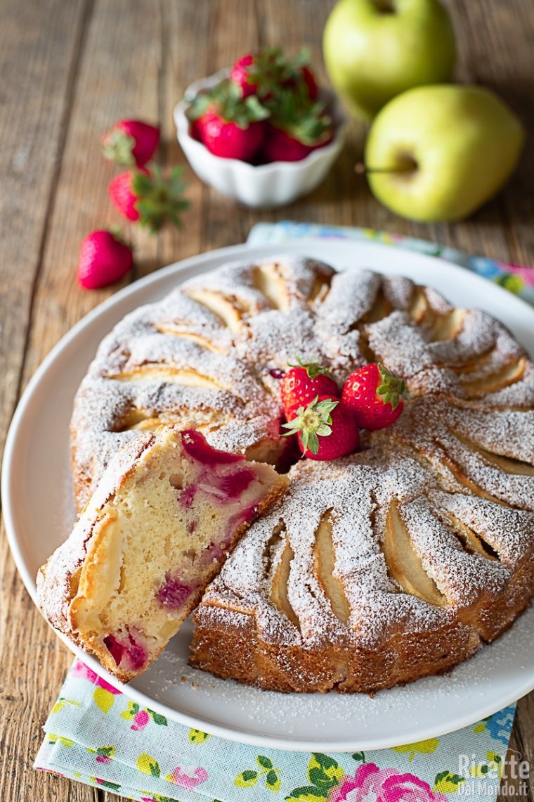 Ricetta torta di mele e fragole