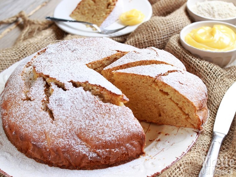 Torta integrale allo yogurt soffice. Ricetta classica dal sapore rustico!