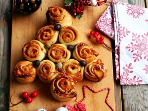 Ricetta Albero di Natale di pizza