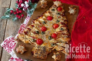 Ricetta Albero di Natale di sfoglia salato: perfetto per l'aperitivo delle feste!