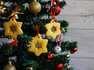 Ricetta Biscotti di vetro da appendere all'albero