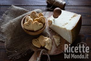 Biscotti al parmigiano, frollini salati per l'aperitivo!