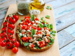 Ricetta Bruschetta con fagioli e tonno