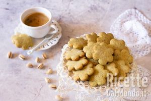 Biscotti di frolla al pistacchio
