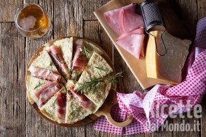 Ricetta Brustengo di Gubbio, la piadina umbra. La ricetta originale facile da preparare!